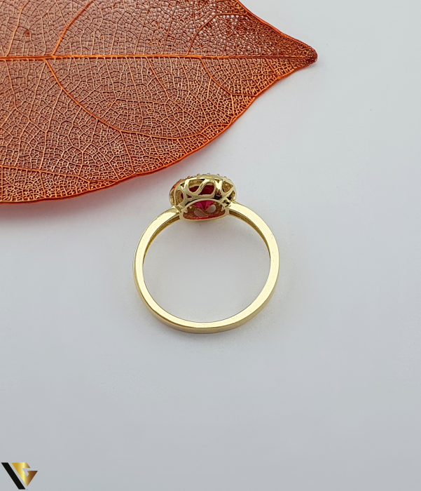 Inel aur 14k, Rubin de sinteza si Cristale de zirconiu Greutate: 2.11 grame Latime: 10 mm Diametru: 17.25 mm Masura: UE 14 / RO 54 (circumferinta) Marcaj /  titlu: "585" Locatie: Bacau Calea Marasesti Tel: 0756943079 [2]