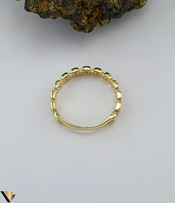 Inel aur 14k, Cristale de zirconiu Greutate: 1.59 grame Latime: 4 mm Diametru: 17.25 mm Masura: UE 14 / RO 54 (circumferinta) Marcaj /  titlu: "585" Locatie: Bacau Calea Marasesti Tel: 0756943079 [2]