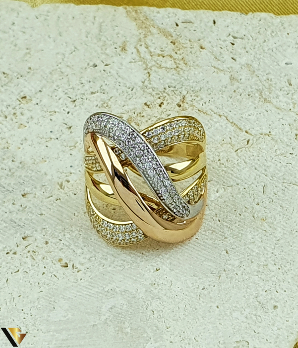 Inel aur 14k, Cristale de zirconiu Greutate: 4.32 grame Latime: 22 mm Diametru: 18.25 mm Masura: UE 17 / RO 57 (circumferinta) Marcaj /  titlu: "585" Locatie: Bacau Calea Marasesti Tel: 0756943079 [2]