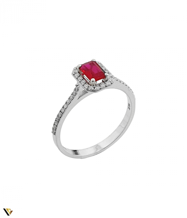Inel Aur alb 14K  Greutate : 2.61 grame Diamante "Briliant Cut", totalizand 0.24 ct  Stralucire intensa, avand claritate "SI" si culoare "G" Rubin central "Emerald cut " de 0.60 ct, cu dimensiuni de 6 mm / 4 mm   Latime : 9.40 mm Diametrul : 18.90 mm ​​​​​​​Masura standard UE:59.5 si RO:19.5 (circumferinta) Marcaj cu titlul "585"  Locatie Bacau Calea Marasesti Contact : 0756943079 [4]