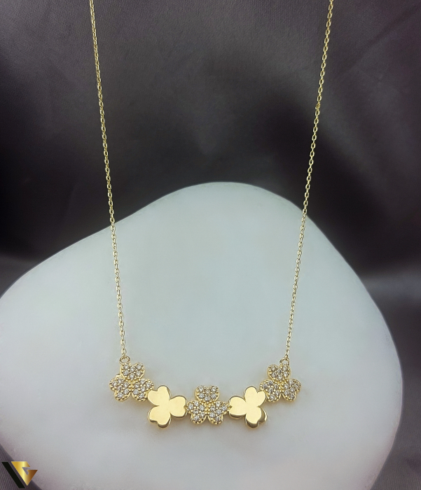 Lant aur 14k, Cristale de zirconiu,flori, floricele Greutate: 3.04 grame Latime: 1 mm Lungime: 43.5 cm - 46 cm Dimensiune pandantiv: 35 mm / 7 mm Marcaj / titlu: "585" Locatie: Bacau Calea Republicii Tel: 0758108978 [1]