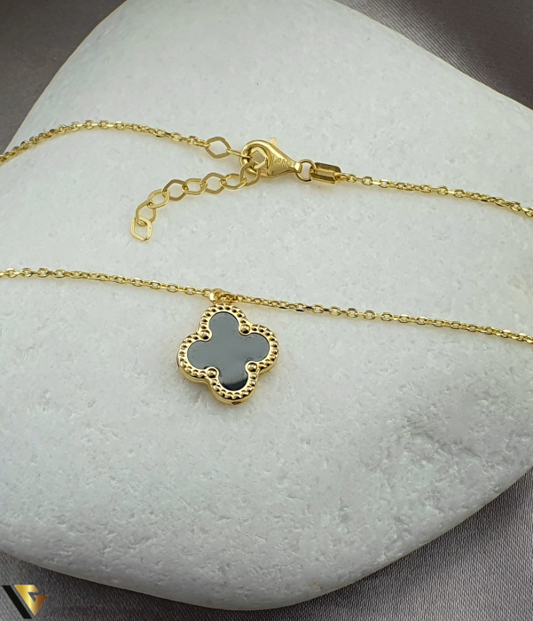 Lant cu Pandantiv Aur 14k, Ceramica Greutate: 3.56 g Diamensiune pandantiv: 11 mm / 11 mm Lungime: 42- 45 cm Latime: 1.1 mm Marcaj / Titlu: "585" Locatie: Bacau Calea Marasesti Tel:0756943079 [2]