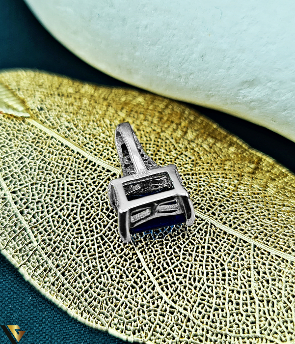 Pandantiv argint, 925 Greutate : 1.11 gr Cristale zirconiu Dimensiuni pandantiv cu tot cu anou: 14.68 mm x 7.89 mm Stare: Produs Nou Marcaj cu titlul "925" Locatie Targu Frumos Contact: 0749369023 [2]
