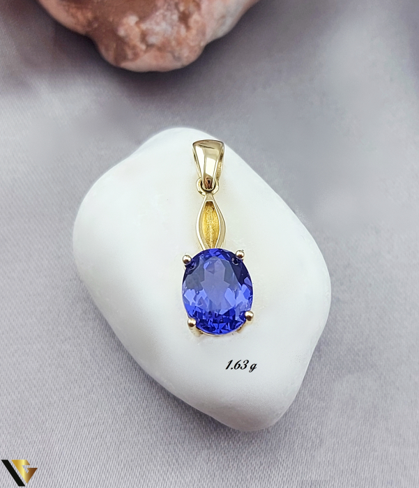 Pandantiv aur 14K, Cristal de zirconiu, PIATRA MOV, ELEGANT Greutate: 1.63 grame Lungime: 23 mm ( cu anou ) Latime: 7 mm Marcaj / titlu: "585" Locatie: Bacau Calea Republicii Tel: 0758108978 [1]
