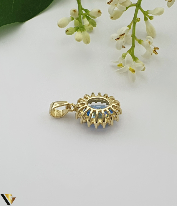 Pandantiv aur 14K, Cristale de zirconiu Greutate: 1.63 grame Lungime: 20 mm ( cu anou ) Latime: 11 mm Marcaj / titlu: "585" Locatie: Bacau Calea Marasesti Tel: 0756943079 [2]