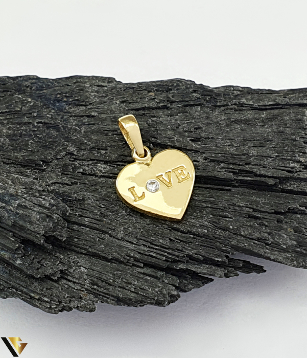 Pandantiv aur 14K, Cristal de zirconiu Greutate: 0.74 grame Lungime: 16 mm ( cu anou ) Latime: 11 mm Marcaj / titlu: "585" Locatie: Bacau Calea Marasesti Tel: 0756943079 [1]
