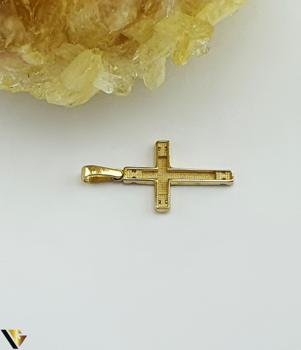 Pandantiv aur 14K, Cristale de zirconiu Greutate: 0.92 grame Lungime: 24 mm ( cu anou ) Latime: 12 mm Marcaj / titlu: "585" Locatie: Bacau Calea Marasesti Tel: 0756943079 [2]