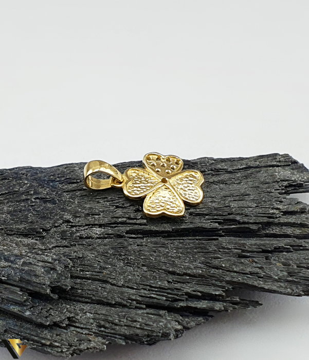 Pandantiv aur 14K, Cristale de zirconiu Greutate: 1.06 grame Lungime: 17 mm ( cu anou ) Latime: 11 mm Marcaj / titlu: "585" Locatie: Bacau Calea Marasesti Tel: 0756943079 [2]