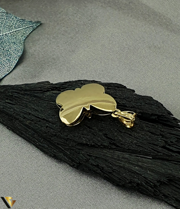 Pandantiv aur 14K Greutate: 1.30 grame Lungime: 24 mm ( cu anou ) Latime: 16 mm Marcaj / titlu: "585" Locatie: Bacau Calea Marasesti Tel: 0756943079 [2]