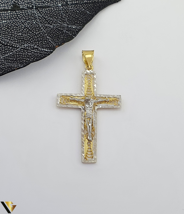 Pandantiv aur 14K Greutate: 1.58 grame Lungime: 36 mm ( cu anou ) Latime: 20 mm Marcaj / titlu: "585" Locatie: Bacau Calea Marasesti Tel: 0756943079 [1]