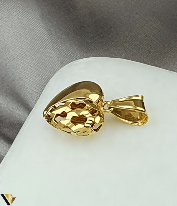 Pandantiv aur 18K Greutate: 2.67 grame Lungime: 27 mm ( cu anou ) Latime: 17 mm Pre-owned / Stare foarte buna Marcaj / titlu: "750" Locatie: Bacau Calea Marasesti Tel: 0756943079 [2]