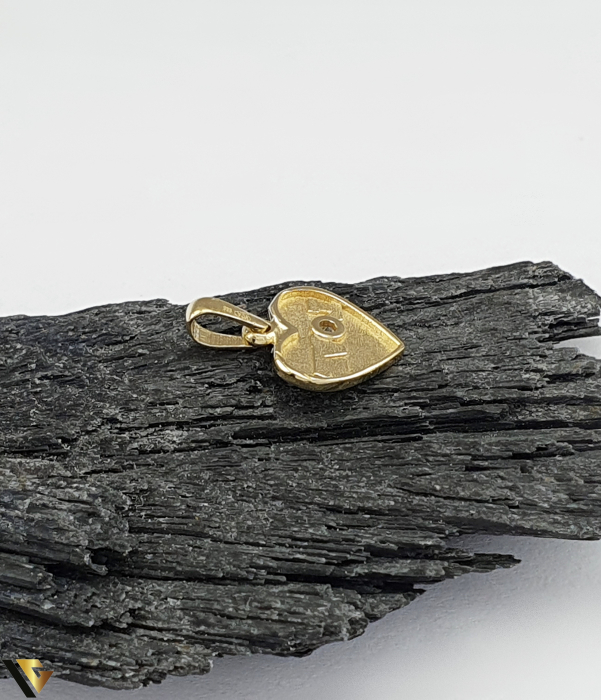 Pandantiv aur 14K, Cristal de zirconiu Greutate: 0.74 grame Lungime: 16 mm ( cu anou ) Latime: 11 mm Marcaj / titlu: "585" Locatie: Bacau Calea Marasesti Tel: 0756943079 [2]