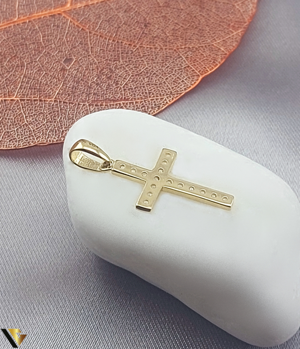 Pandantiv aur 14K, Cristale de zirconiu, cruce, cruciulita Greutate: 0.62 grame Lungime: 22 mm ( cu anou ) Latime: 11 mm Marcaj / titlu: "585" Locatie: Bacau Calea Republicii Tel: 0758108978 [2]