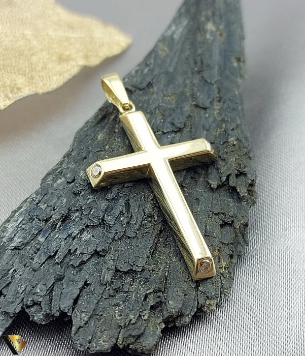 Pandantiv aur 14K, Cristale de zirconiu, Cruce, cruciulita Greutate: 1.61 grame Lungime: 31 mm ( cu anou ) Latime: 17 mm Marcaj / titlu: "585" Locatie: Bacau Calea Republicii Tel: 0758108978 [1]