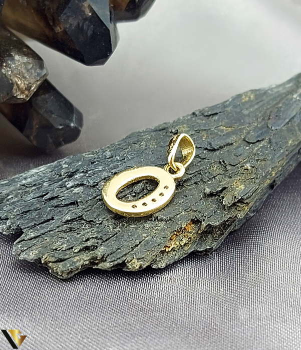 Pandantiv aur 14K, Cristale de zirconiu Greutate: 0.68 grame Lungime: 16 mm ( cu anou ) Latime: 8 mm Marcaj / titlu: "585" Locatie: Bacau Calea Republicii Tel: 0758108978 [2]