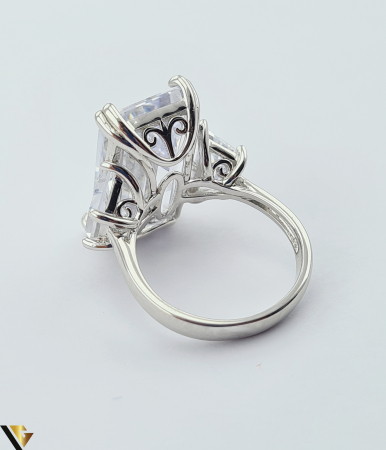 Inel din argint, 925  11.29 grame Latime inel 20mm Diametrul inelului este de 18mm (masura standard RO:57si UE: 17) Cristale de zirconiu Marcaj cu titlul "925" Locatie HARLAU [2]