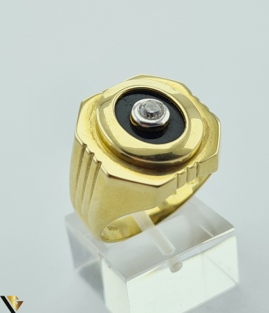 Inele - Inel din aur 14k, 585 9.59 grame Latime inelului la partea superioara este de 18mm Diametrul inelului este de 19.3mm Masura standard RO: 61 si UE: 21 Marcaj cu titlul "585" Locatie Harlau