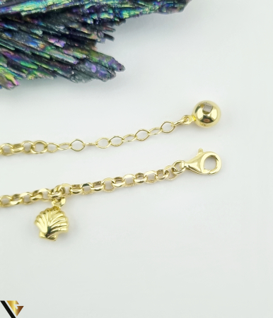 Bratara aur 14k,  Greutate: 3.77 grame Diametru bila: 5.50 mm Dimensiune forma "testoasa":9.33 mm / 6.20 mm Dimensiune forma "ursulet":10.93 mm / 6.36 mm Dimensiune forma "stea":6.90 mm /6.90 mm Dimensiune forma "scoica":9.60 mm /6.80 mm Latime za: 2.91 mm  Lungime: 21 cm (posibilitate prindere de la 18 cm) Marcaj / titlu: 585  Locatie: HARLAU Tel: 0723353111 [1]