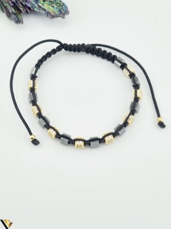 Bratari din aur - Bratara snur textil, Aur 14k Diametru patratele aur: 4.10 mm Marime reglabila Sistem inchidere : nod glisant Locatie: HARLAU Tel: 0723353111