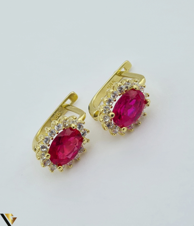 Cercei din aur - Cercei din aur  14k, 585 3.86 grame Lungimea cerceilor  13.5mm Latimea cerceilor  10mm Marcaj cu titlul 585 Locatia HARLAU