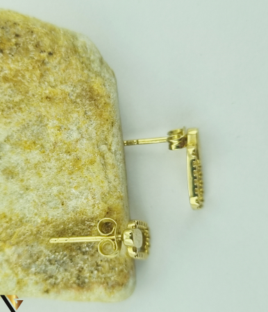 Cercei aur 14k Greutate: 1.85 grame Dimensiune: 6 mm / 13 mm Sistem de prindere: tija + fluturas Marcaj / titlu: 585 Locatie: HARLAU Tel: 0723353111 [1]