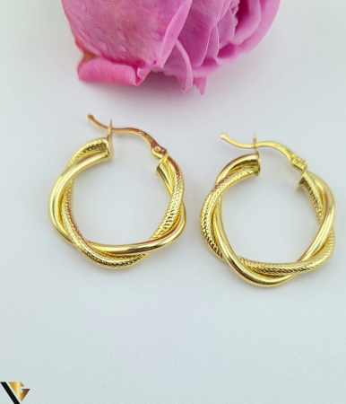 Cercei aur 14k Greutate: 2.73 grame Dimensiune: 21.80 mm / 24.80 mm Marcaj / titlu: 585 Locatie: HARLAU Tel: 0723353111 [1]