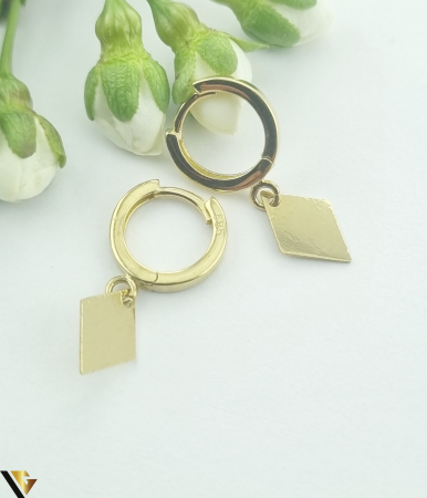 Cercei aur 14k Greutate: 1.80 grame Dimensiune: 22.20 mm / 7.50 mm Marcaj / titlu: 585 Locatie: HARLAU Tel: 0723353111 [1]