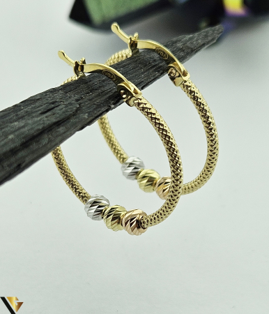 Cercei din aur - Cercei aur 14k Greutate: 2.30 grame Diametru interior: 22 mm Latime: 2 mm Marcaj / titlu: 585 Locatie: HARLAU Tel: 0723353111