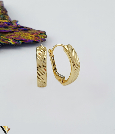 Cercei din aur - Cercei aur 14k Greutate: 1.48 grame Lungime: 17 mm Latime: 4 mm Marcaj / titlu: 585 Locatie: Bacau Calea Marasesti Tel: 0756943079
