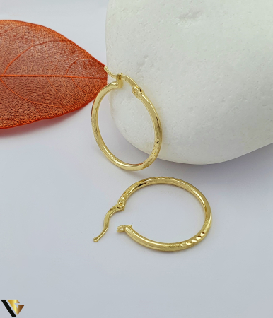 Cercei din aur - Cercei aur 14k Greutate: 1.83 grame Diametru interior: 17 mm Latime: 2.1 mm Marcaj / titlu: 585 Locatie: Bacau Calea Marasesti Tel: 0756943079