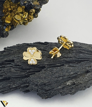 Cercei aur 14k, Cristale de zirconiu Greutate: 1.29 grame Lungime: 13 mm Latime: 9 mm Sistem de prindere: tija + fluturas Marcaj / titlu: 585 Locatie: Bacau Calea Marasesti Tel: 0756943079 [1]