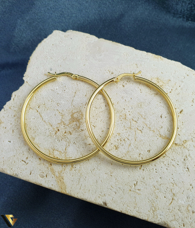 Cercei din aur - Cercei aur 14k Greutate: 3.19 grame Diametru interior: 40 mm Latime: 2 mm Marcaj / titlu: 585 Locatie: Bacau Calea Marasesti Tel: 0756943079