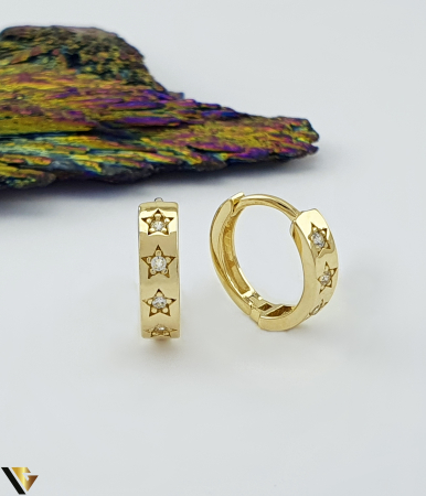 Cercei din aur - Cercei aur 14k, Cristale de zirconiu Greutate: 1.93 grame Diametru interior: 10 mm Latime: 3 mm Marcaj / titlu: 585 Locatie: Bacau Calea Marasesti Tel: 0756943079