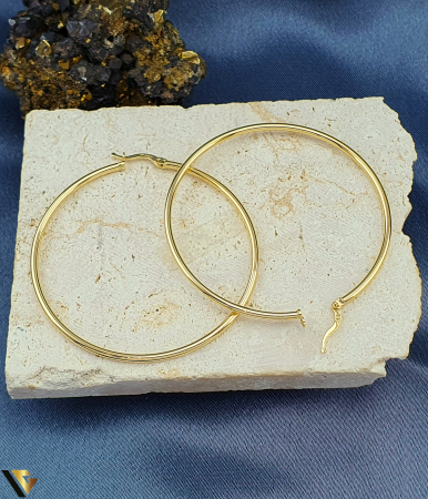 Cercei din aur - Cercei aur 14k Greutate: 4.90 grame Diametru interior: 53 mm Latime: 2 mm Marcaj / titlu: 585 Locatie: Bacau Calea Marasesti Tel: 0756943079