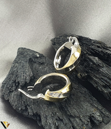 Cercei aur 14k Greutate: 2.08 grame Diametru interior: 11 mm Latime: 5.5 mm Marcaj / titlu: 585 Locatie: Bacau Calea Marasesti Tel: 0756943079 [1]