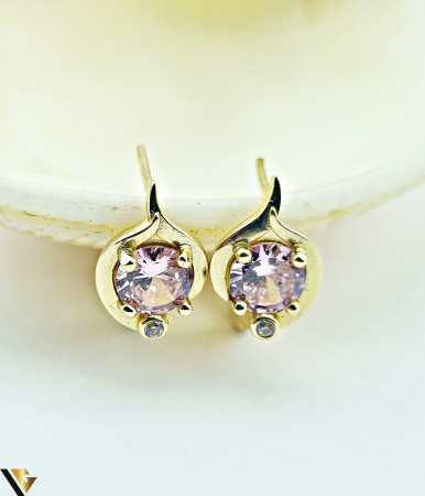 Cercei din aur - Cercei aur 14k,cubic zirconia Greutate: 3.24 grame Dimensiune: 14.10 mm / 9.00 mm Marcaj / titlu: 585 Locatie: HARLAU Tel: 0723353111