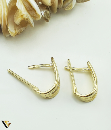 Cercei Aur 14k, Cristale de zirconiu Greutate: 3.05 g Lungime: 15 mm Latime: 7 mm Marcaj / Titlu: "585" Locatie: Pascani 0756970372 [1]