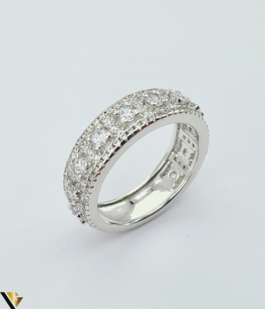 Inele din argint - Inel din argint, 925 4.12 grame Latime inel 6mm Diametrul inelului este de 17.5mm (masura standard RO:55 si UE: 14) Cristale de zirconiu Marcaj cu titlul "925" Locatie HARLAU