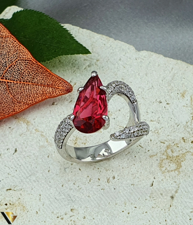 Inele din argint - Inel argint, Cristale de zirconiu Greutate: 7.83 grame Latime: 19 mm Diametru: 18.25 mm Marime: UE 17 / RO 57 ( circumferinta) Marcaj / titlu "925" Locatie: Bacau Calea Marasesti Tel: 0756943079