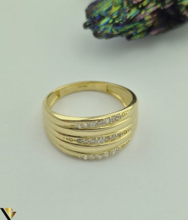 Inel  aur 14k Greutate: 3.74 grame Latime maxima superioara 11.85mm Diametrul inelului este de 18.70 mm Masura UE: 19 si RO: 59 (circumferinta) Marcaj / titlul "585" Locatie: Harlau  0723 353 111 [1]