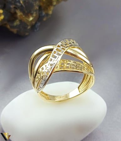 Inele din aur - Inel din aur 14K, 585 , decupat, impletit, lat, masiv, aur galbe, aur alb Inel din aur 14K, 585 Latimea maxima este de 18 mm  Stare: Produs nou Marcaj cu titlul "585"