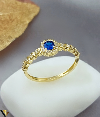 Inele din aur - Inel aur 14k, Cristale de zirconiu, ALBASTRU, PIATRA ALBASTRA, CULOARE SAFIR Greutate: 1.42 grame Latime: 6 mm Diametru: 17.50 mm Masura: UE 15 / RO 55 (circumferinta) Marcaj /  titlu: "585" Locatie: Bacau Calea Republicii Tel: 0758108978