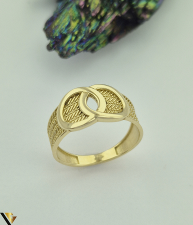 Bijuterii din aur - Inel  aur 14k Greutate: 3.04 grame Latime maxima superioara 9.70mm Diametrul inelului este de 17.50 mm Masura UE: 15 si RO: 55 (circumferinta) Marcaj / titlul "585" Locatie: Harlau  0723 353 111