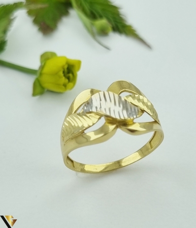 Bijuterii din aur - Inel  aur 14k Greutate: 3.68 grame Latime maxima superioara 13.80mm Diametrul inelului este de 22 mm Masura UE: 29 si RO: 69 (circumferinta) Marcaj / titlul "585" Locatie: Harlau  0723 353 111