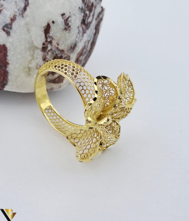Inel  aur 14k Greutate: 4.47 grame Latime maxima superioara 26mm Diametrul inelului este de 18.50 mm Masura UE: 18 si RO: 58 (circumferinta) Marcaj / titlul "585" Locatie: Harlau  0723 353 111 [1]