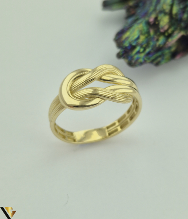 Bijuterii din aur - Inel  aur 14k Greutate: 2.19 grame Latime maxima superioara 9.96mm Diametrul inelului este de 18.70 mm Masura UE: 19 si RO: 59 (circumferinta) Marcaj / titlul "585" Locatie: Harlau  0723 353 111