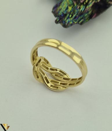 Inel  aur 14k Greutate: 2.19 grame Latime maxima superioara 9.96mm Diametrul inelului este de 18.70 mm Masura UE: 19 si RO: 59 (circumferinta) Marcaj / titlul "585" Locatie: Harlau  0723 353 111 [2]