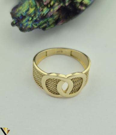 Inel  aur 14k Greutate: 3.04 grame Latime maxima superioara 9.70mm Diametrul inelului este de 17.50 mm Masura UE: 15 si RO: 55 (circumferinta) Marcaj / titlul "585" Locatie: Harlau  0723 353 111 [1]
