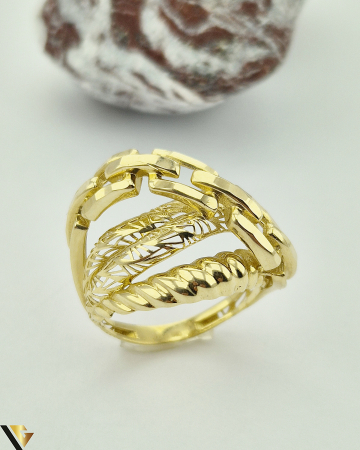 Inele - Inel  aur 14k Greutate: 3.00 grame Latime maxima superioara 16mm Diametrul inelului este de 18 mm Masura UE: 17 si RO: 57 (circumferinta) Marcaj / titlul "585" Locatie: Harlau  0723 353 111