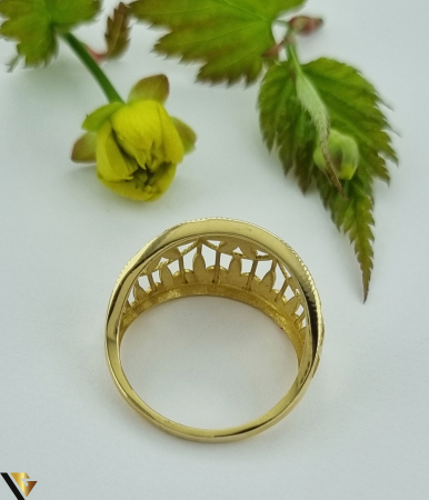 Inel  aur 14k Greutate: 2.59 grame Latime maxima superioara 14.00mm Diametrul inelului este de 17.50 mm Masura UE: 15 si RO: 55 (circumferinta) Marcaj / titlul "585" Locatie: Harlau  0723 353 111 [2]